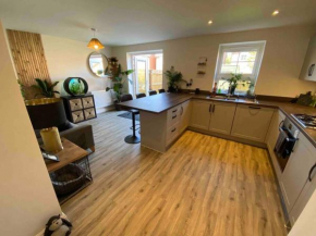 3 bedroom house - Hampton Water